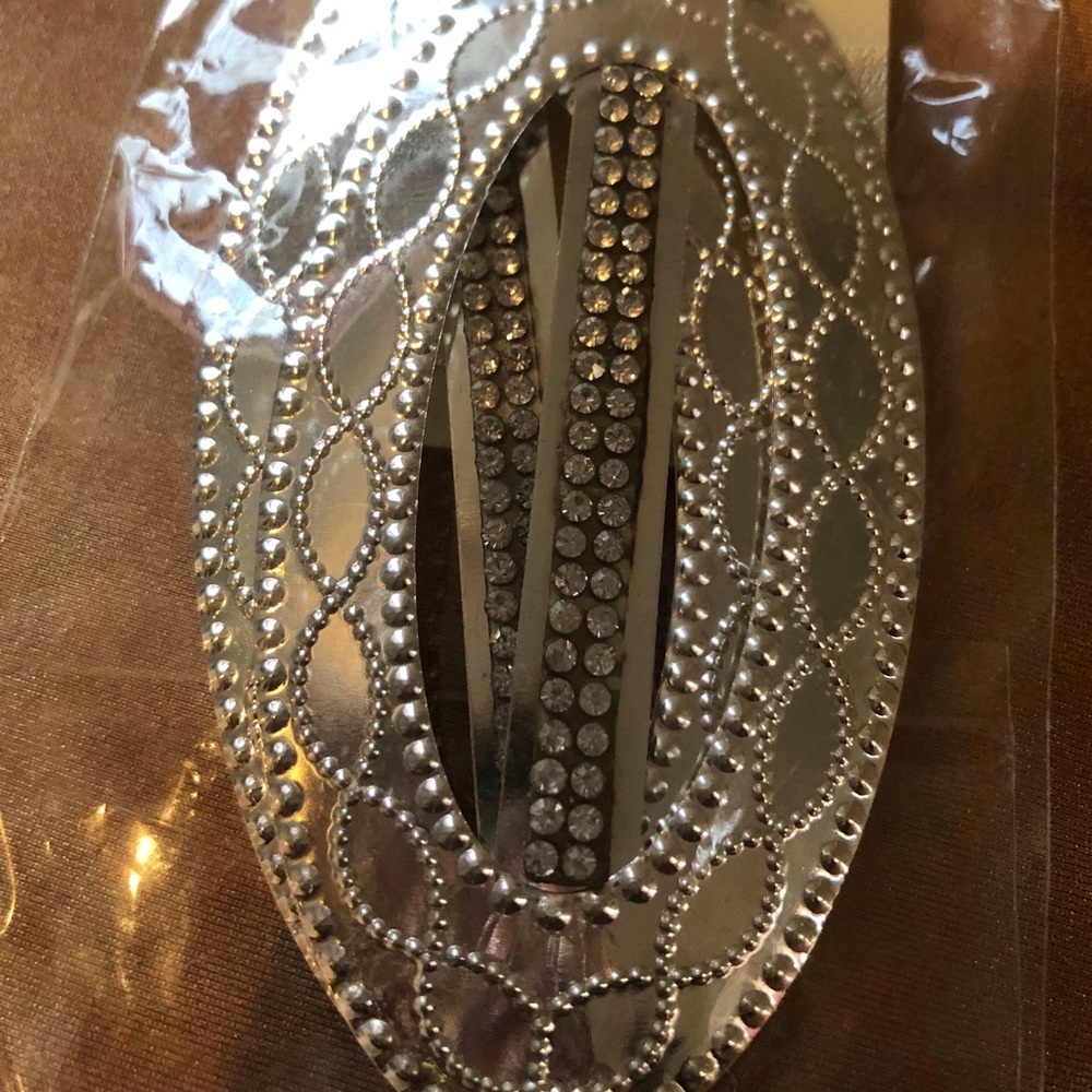 Earrings - Picture 2 of 6